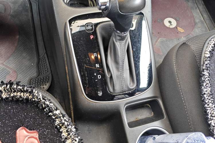 Used Kia K3 2016 1.6L Automatic with Sunroof Gear Lever