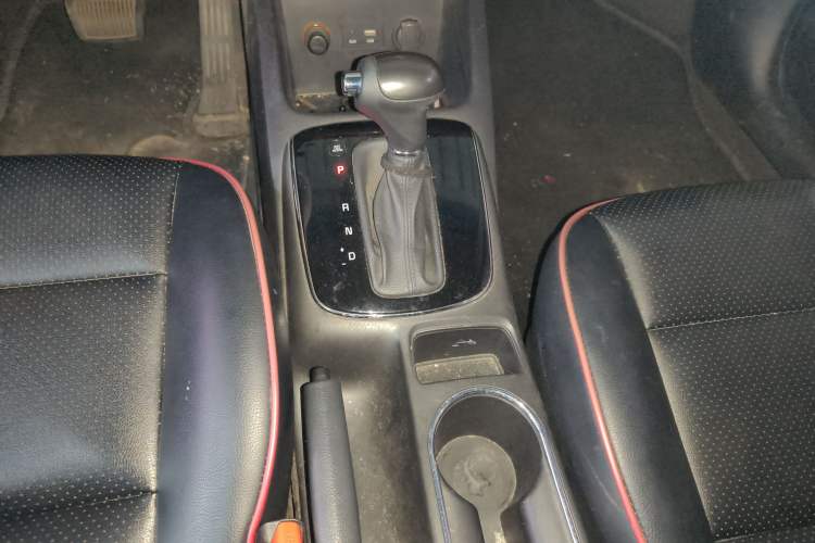 Used Kia K3 2016 1.6L Automatic GL Gear Lever