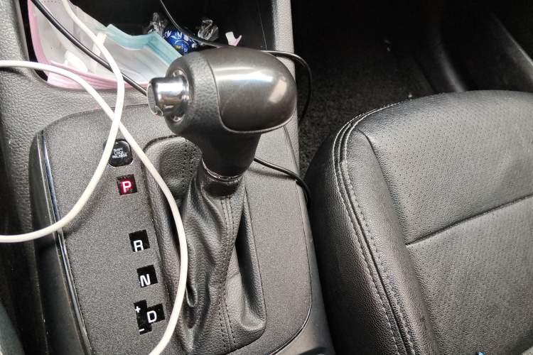 Used Kia K3 2016 1.6L Automatic GL Gear Lever