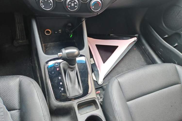 Used Kia K3 2016 1.6L Automatic GL Gear Lever