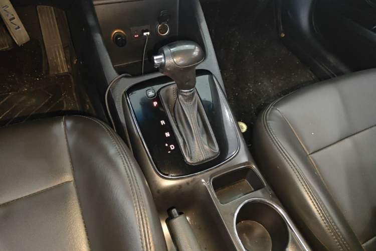 Used Kia K3 2016 1.6L Automatic GL Gear Lever