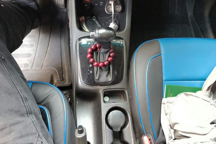 Used Kia K3 2016 1.6L Automatic GL Gear Lever