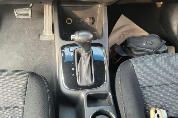 Used Kia K3 2016 1.6L Automatic GL Gear Lever