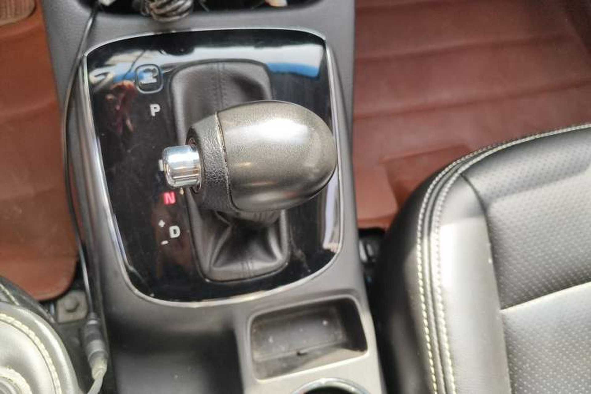 Used Kia K3 2016 1.6L Automatic GL Gear Lever