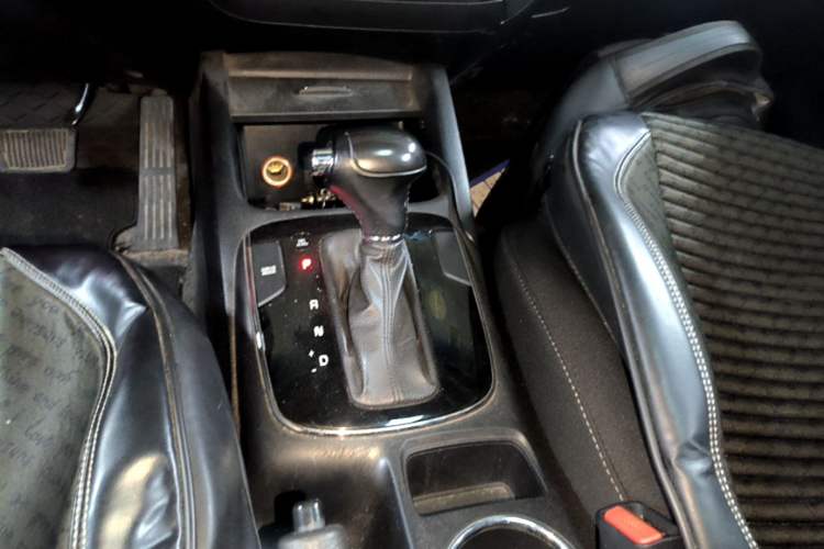 Used Kia K3 2016 1.6L Automatic GLS Gear Lever