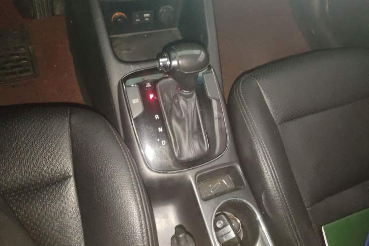 Used Kia K3 2016 1.6L Automatic GLS Gear Lever