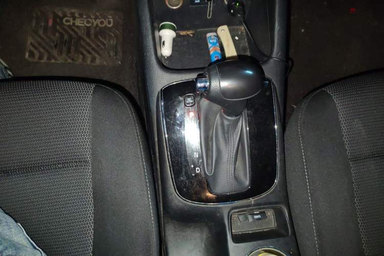 Used Kia K3 2016 1.6L Automatic GL Gear Lever