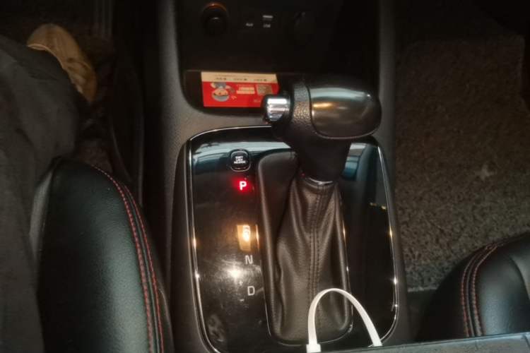 Used Kia K3 2016 1.6L Automatic GLS Gear Lever