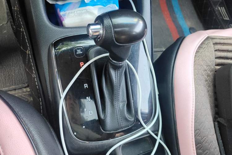 Used Kia K3 2016 1.6L Automatic with Sunroof Gear Lever