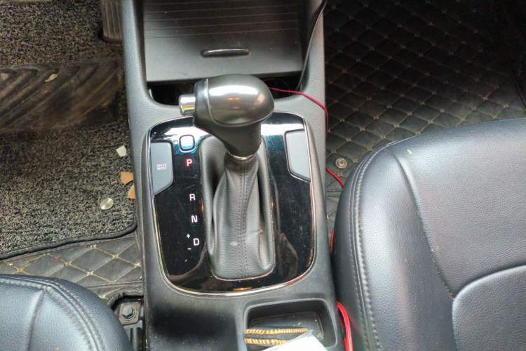 Used Kia K3 2016 1.6L Automatic GLS Gear Lever