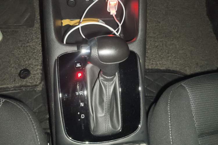 Used Kia K3 2016 1.6L Automatic GL Gear Lever