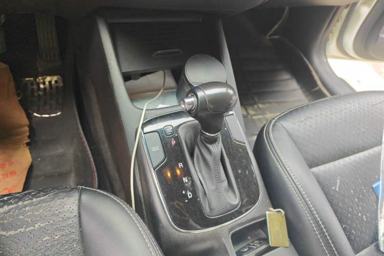 Used Kia K3 2016 1.6L Automatic GLS Gear Lever