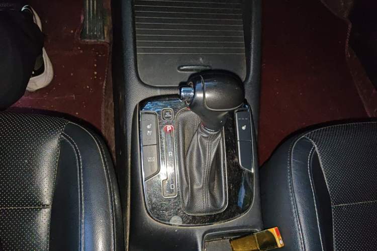 Used Kia K3 2016 1.6L Automatic GLS Gear Lever