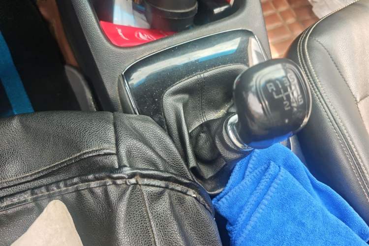 Used Kia K3 2016 1.6L Manual GL Gear Lever