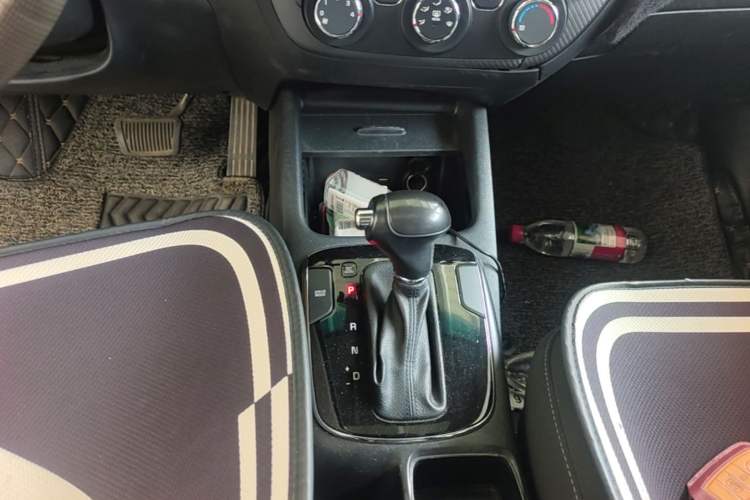 Used Kia K3 2016 1.6L Automatic GLS Gear Lever