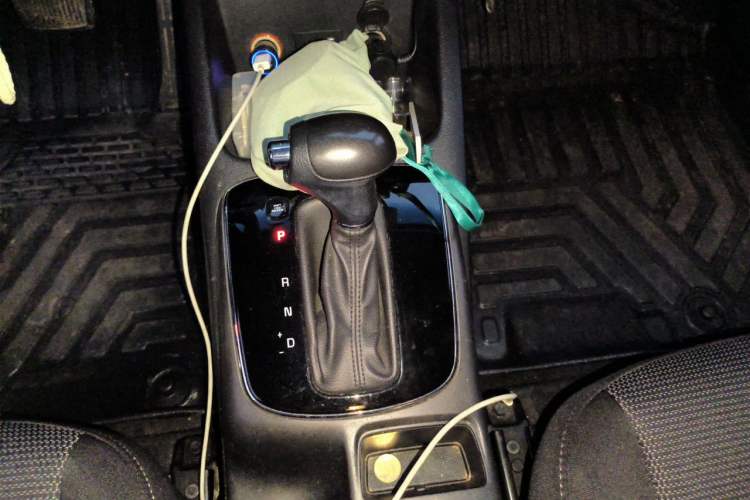 Used Kia K3 2016 1.6L Automatic GL Gear Lever