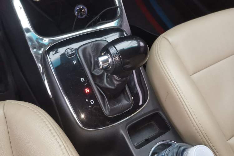 Used Kia K3 2016 1.6L Automatic GL Gear Lever
