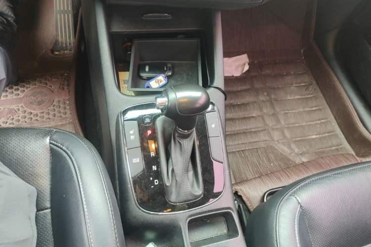 Used Kia K3 2016 1.6L Automatic GLS Gear Lever