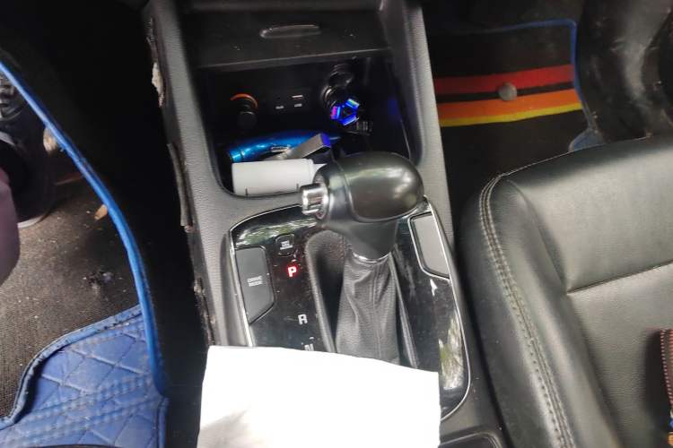 Used Kia K3 2016 1.6L Automatic with Sunroof Gear Lever