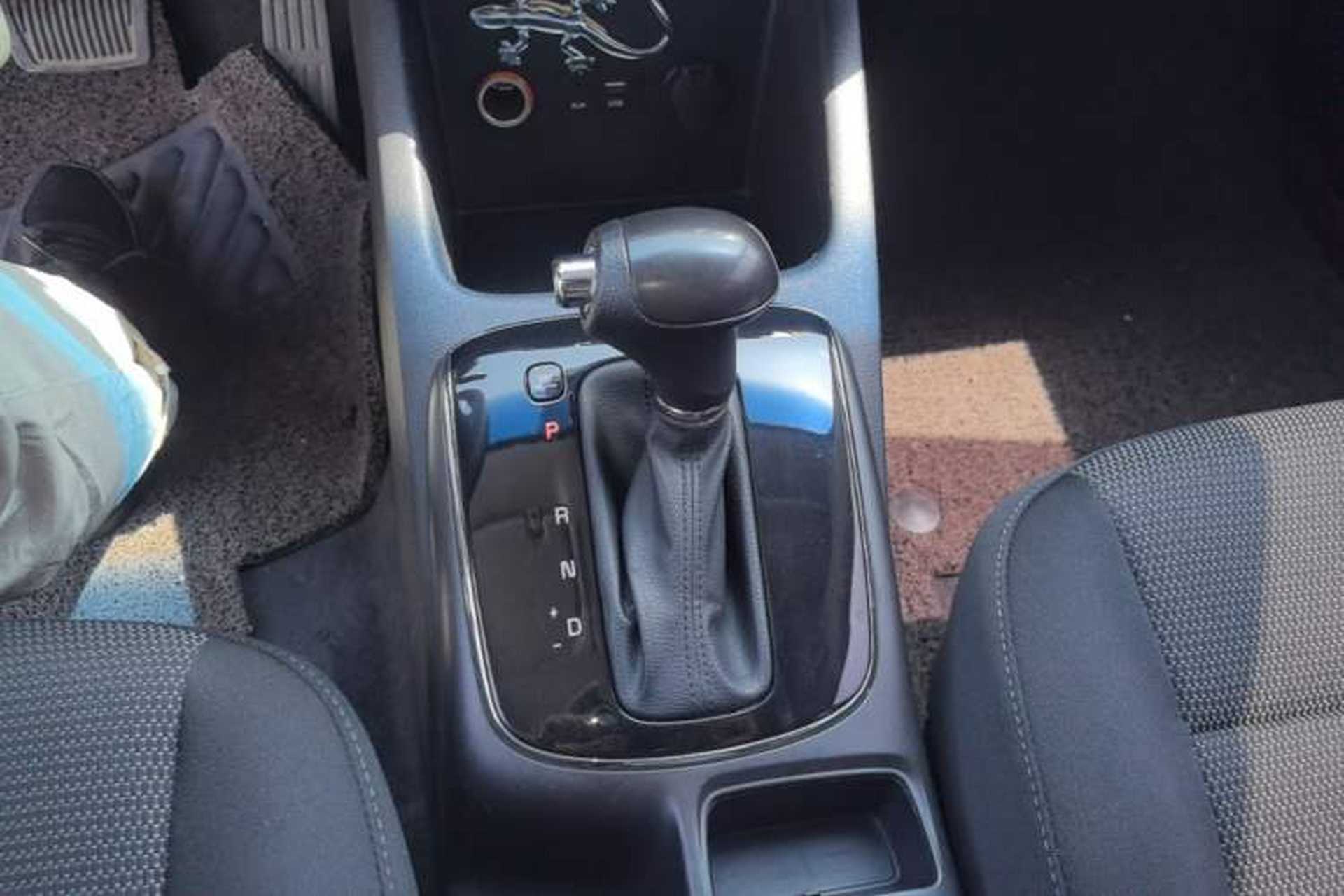 Used Kia K3 2016 1.6L Automatic GL Gear Lever