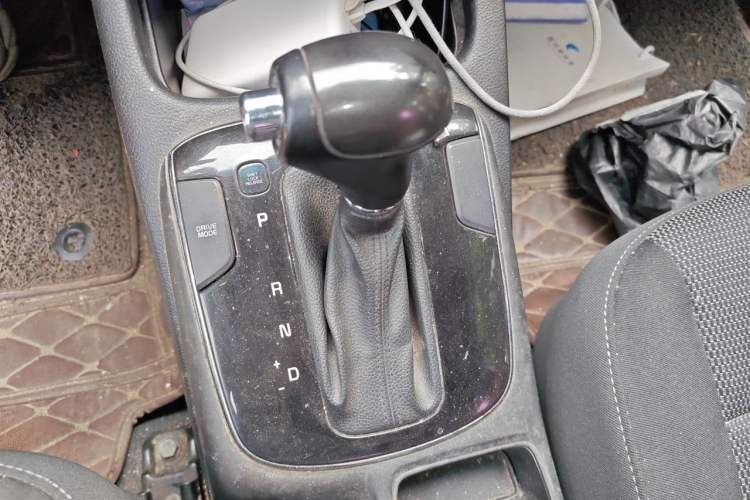 Used Kia K3 2016 1.6L Automatic GLS Gear Lever