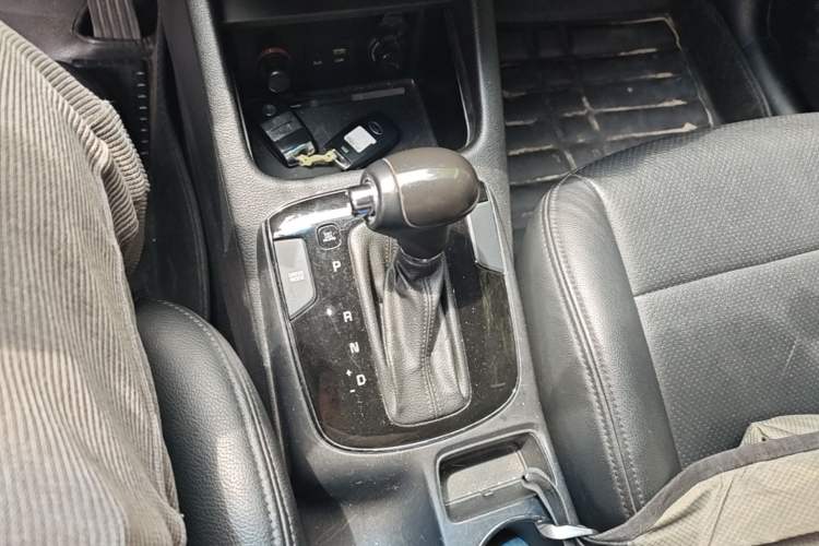 Used Kia K3 2016 1.6L Automatic GLS Gear Lever