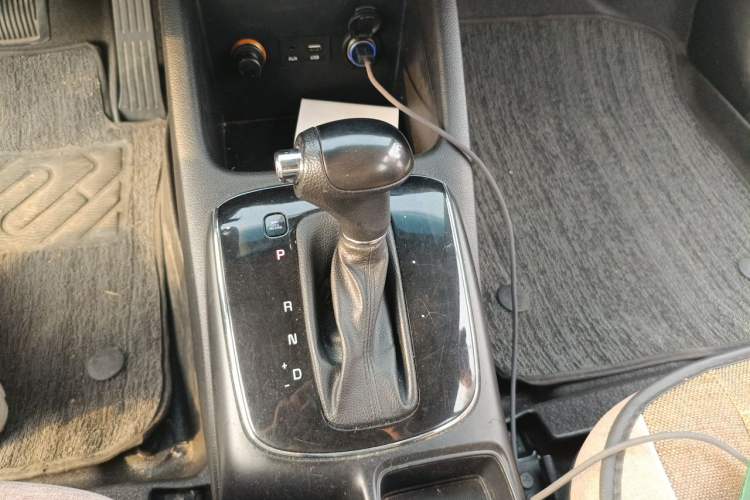 Used Kia K3 2016 1.6L Automatic GL Gear Lever