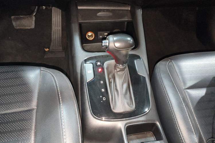 Used Kia K3 2016 1.6L Automatic DLX Gear Lever