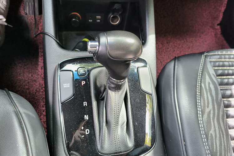 Used Kia K3 2016 1.6L Automatic GLS Gear Lever