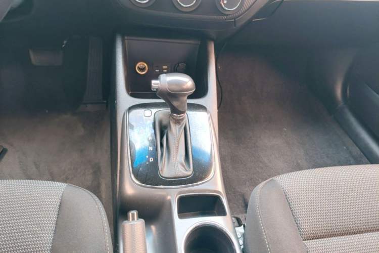 Used Kia K3 2016 1.6L Automatic GL Gear Lever