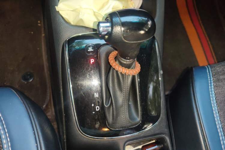 Used Kia K3 2016 1.6L Automatic GL Gear Lever