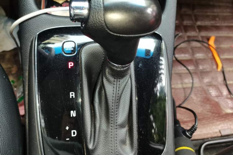 Used Kia K3 2016 1.6L Automatic GL Gear Lever