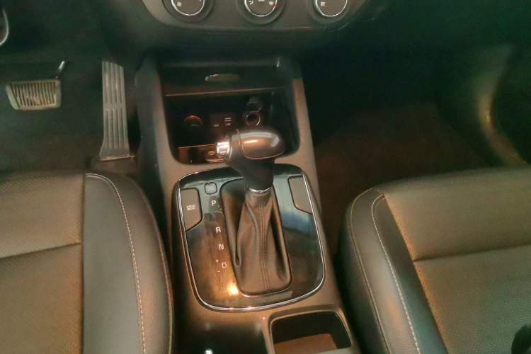 Used Kia K3 2016 1.6L Automatic DLX Gear Lever