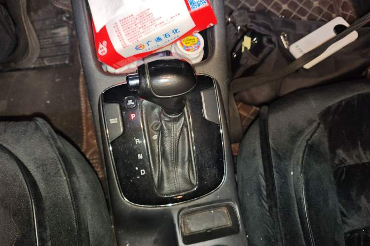 Used Kia K3 2016 1.6L Automatic GLS Gear Lever