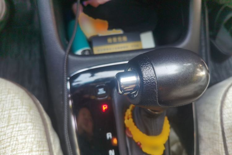 Used Kia K3 2016 1.6L Automatic GL Gear Lever