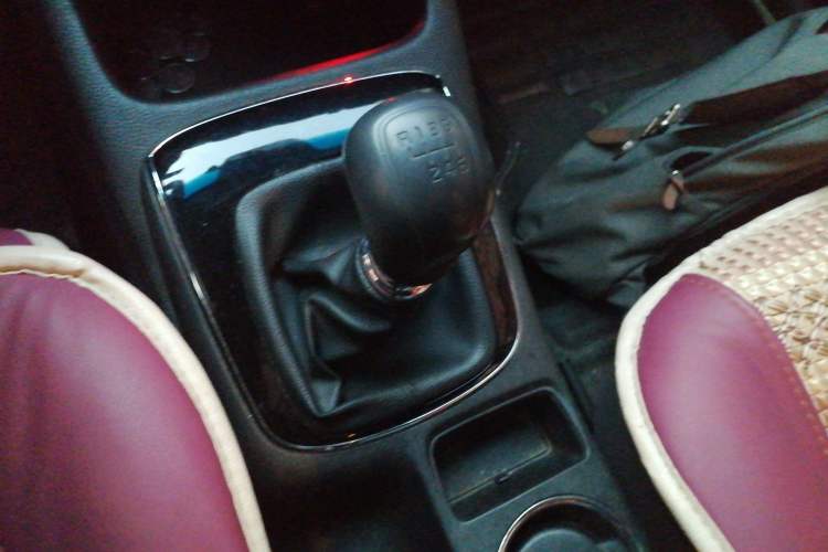 Used Kia K3 2016 1.6L Manual GL Gear Lever