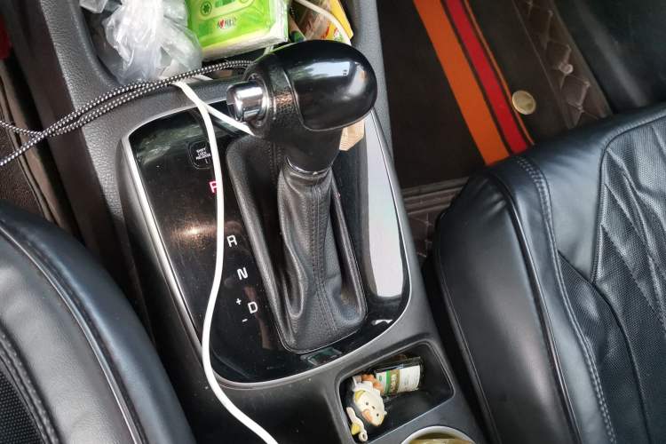 Used Kia K3 2016 1.6L Automatic GLS Gear Lever