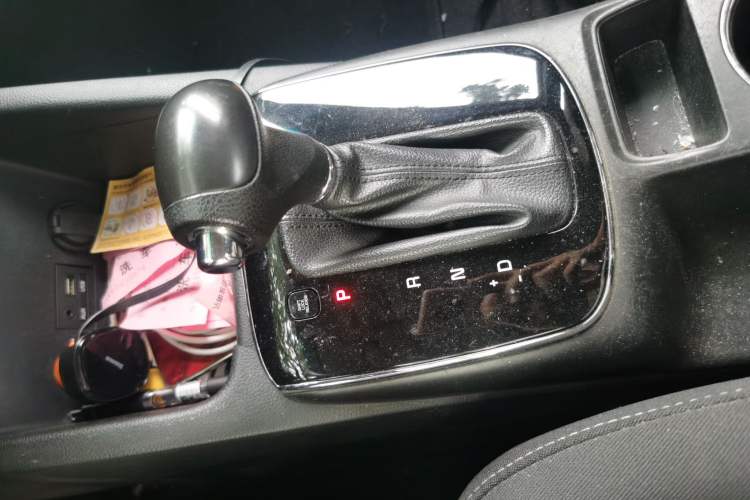 Used Kia K3 2016 1.6L Automatic GL Gear Lever