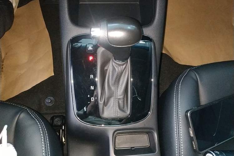 Used Kia K3 2016 1.6L Automatic GLS Gear Lever