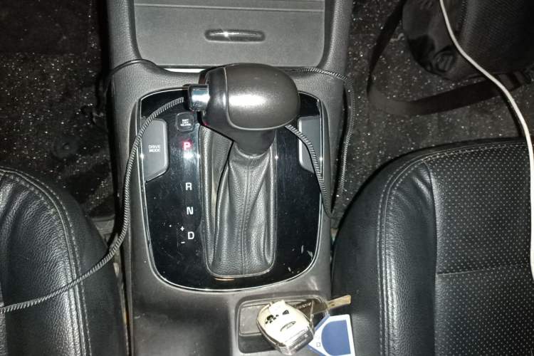 Used Kia K3 2016 1.6L Automatic GLS Gear Lever