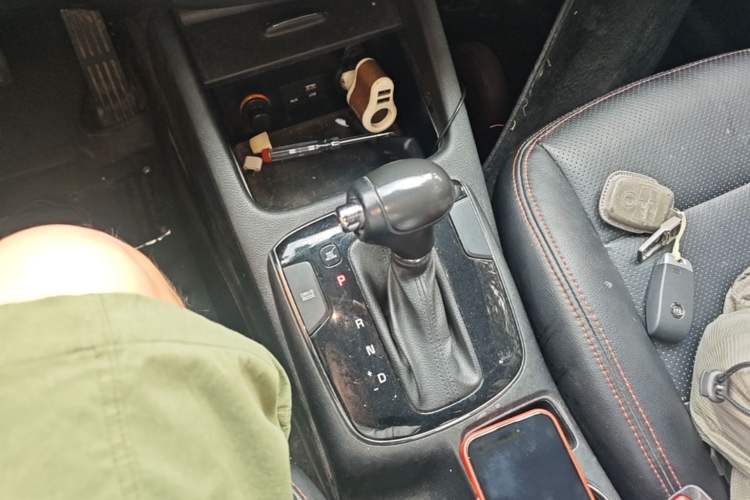 Used Kia K3 2016 1.6L Automatic GLS Gear Lever