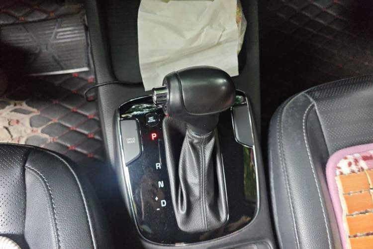 Used Kia K3 2016 1.6L Automatic DLX Gear Lever