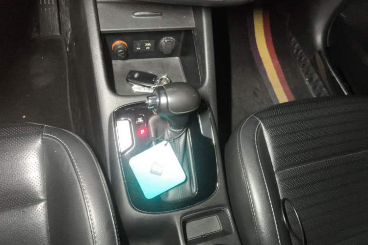 Used Kia K3 2016 1.6L Automatic DLX Gear Lever