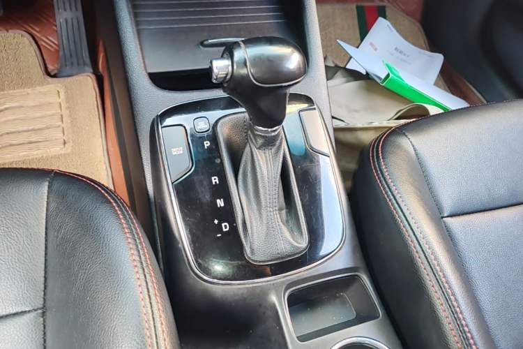 Used Kia K3 2016 1.6L Automatic GLS Gear Lever