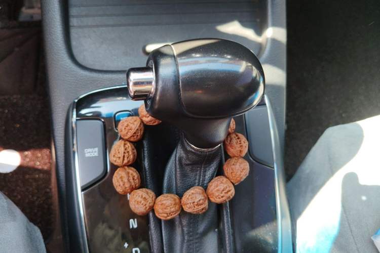 Used Kia K3 2016 1.6L Automatic GLS Gear Lever