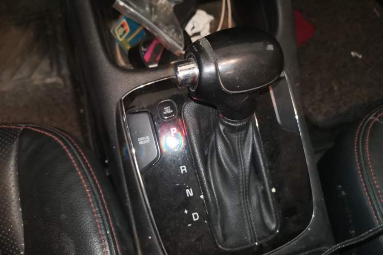 Used Kia K3 2016 1.6L Automatic GLS Gear Lever