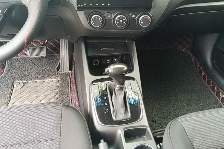 Used Kia K3 2016 1.6L Automatic GLS Gear Lever
