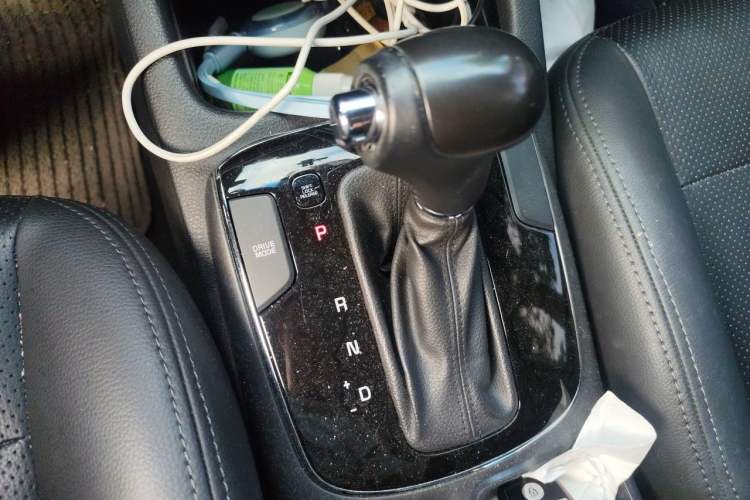 Used Kia K3 2016 1.6L Automatic GLS Gear Lever