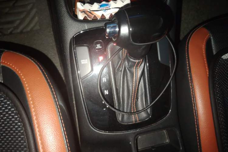 Used Kia K3 2016 1.4T Automatic GLS Gear Lever