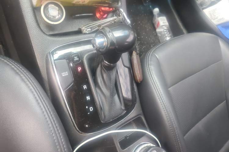 Used Kia K3 2016 1.6L Automatic GLS Gear Lever